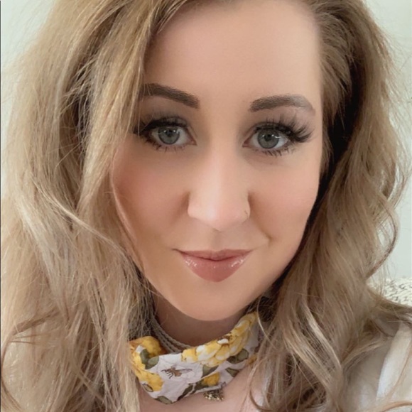 Meet your Posher, Dani - Picture 1 of 1